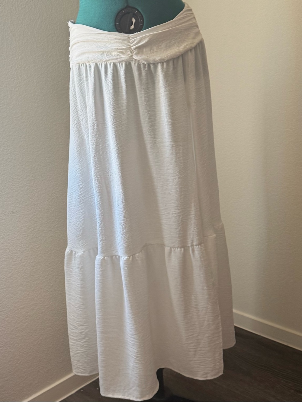 Relaxed White Tiered Maxi Skirt - Picture 2 of 8